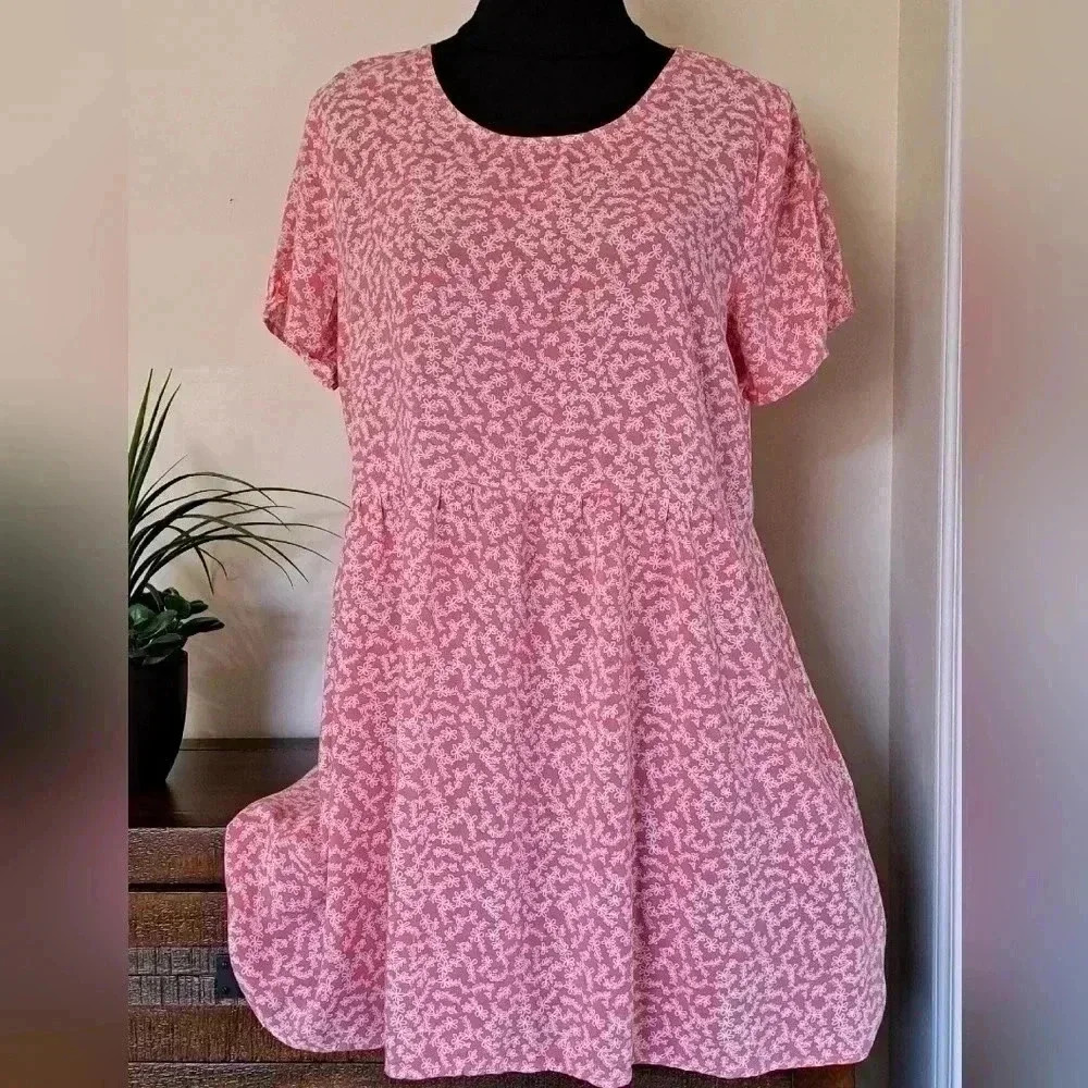 Forever 21 Women Pink Patterned Short Sleeve Tee Size L